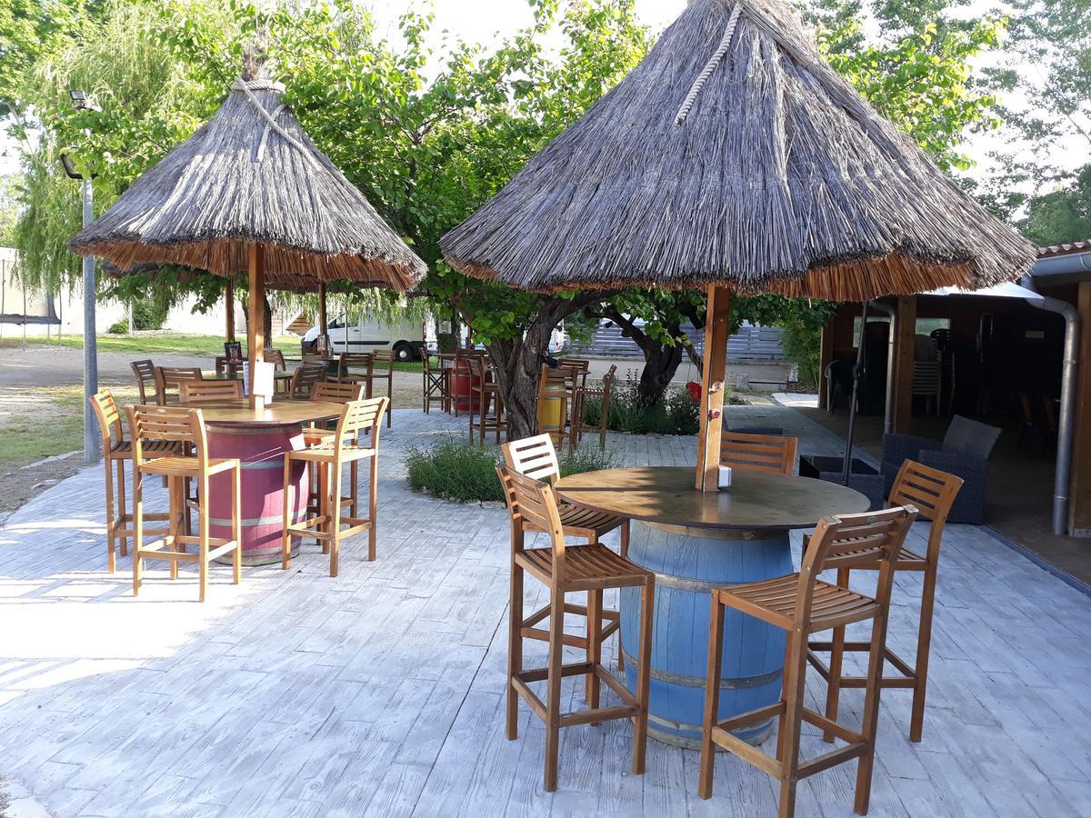 Camping Le Pre Saint-Andre Souvignargues Luaran gambar