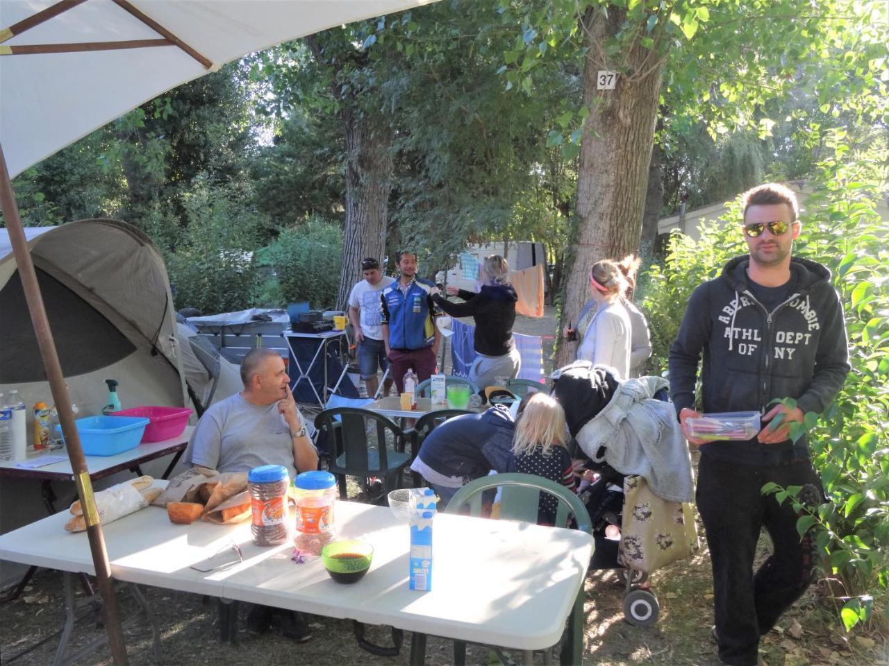 Camping Le Pre Saint-Andre Souvignargues Luaran gambar